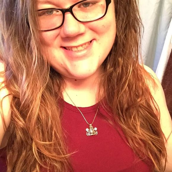 Meet your Posher, Jessica - Picture 1 of 1